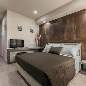 https://astoria-deluxe-rooms.emilia-romagnahotels.net